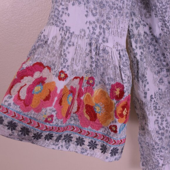 Savanna Jane Boho Floral Embroidered Bell Sleeve Top Bohemian Coastal - Size L - Picture 7 of 11